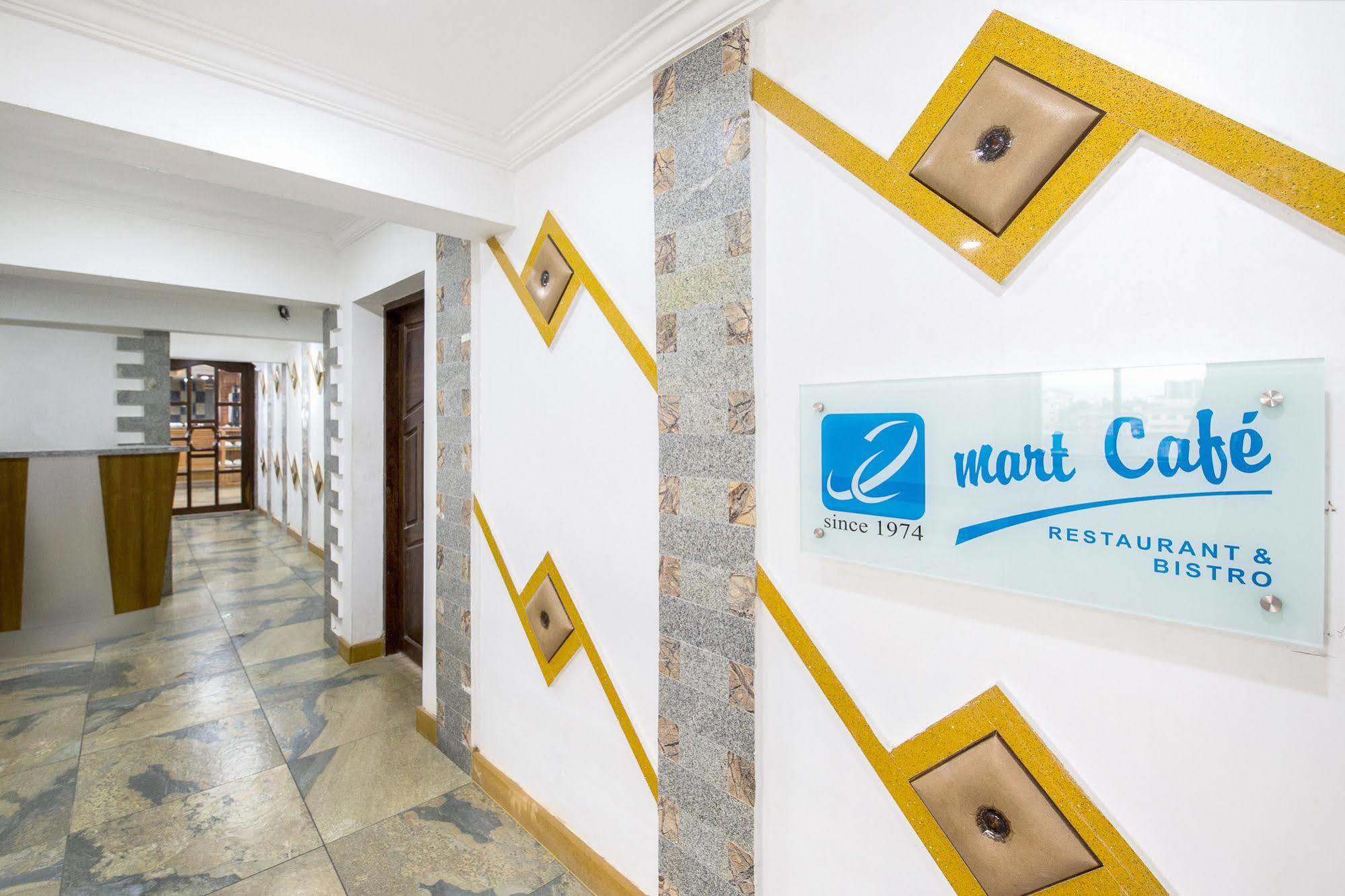 Hotel Mart View Kochi Exterior foto